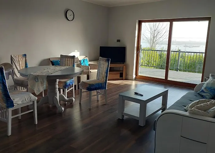 Sea View Apartment *